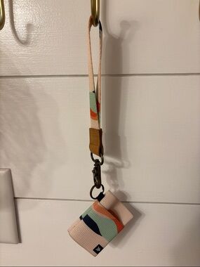 Thread wallet Colorblock Wristlet Keychain with Abstract Print